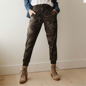 Albion Camo Destination Joggers